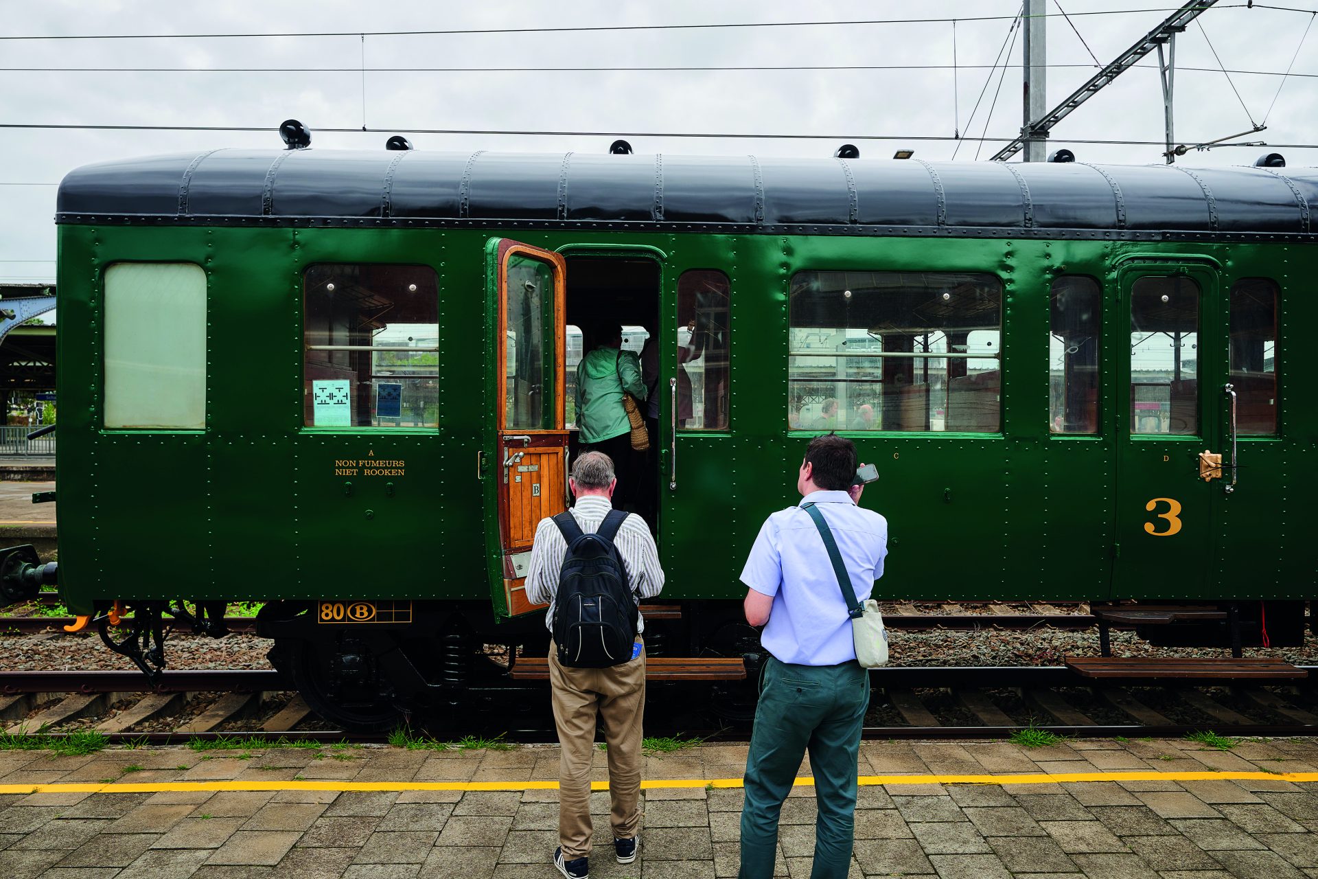 Le train historique de la SNCB fait escale à Liège