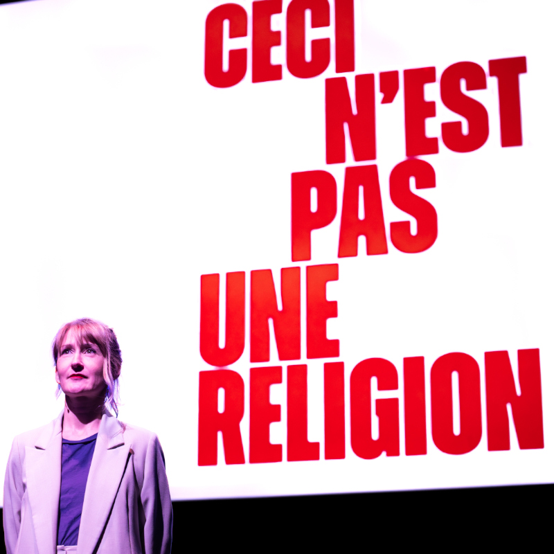 Ceci n'est pas une religion : seule-en-scène d'Élodie Emery à Arlon