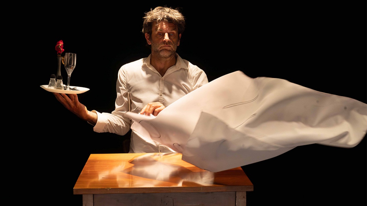 L'amour du risque : un ballet d'aspirateurs robots à la Kulturfabrik