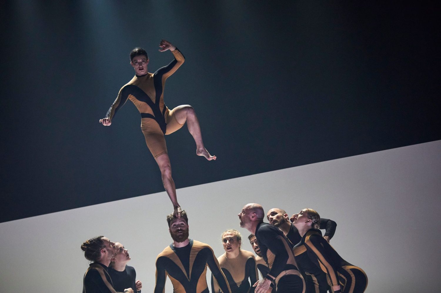 Wolf : le cirque australien de Circa à l'Escher Theater